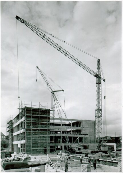 Historic tower crane returns to Liebherr